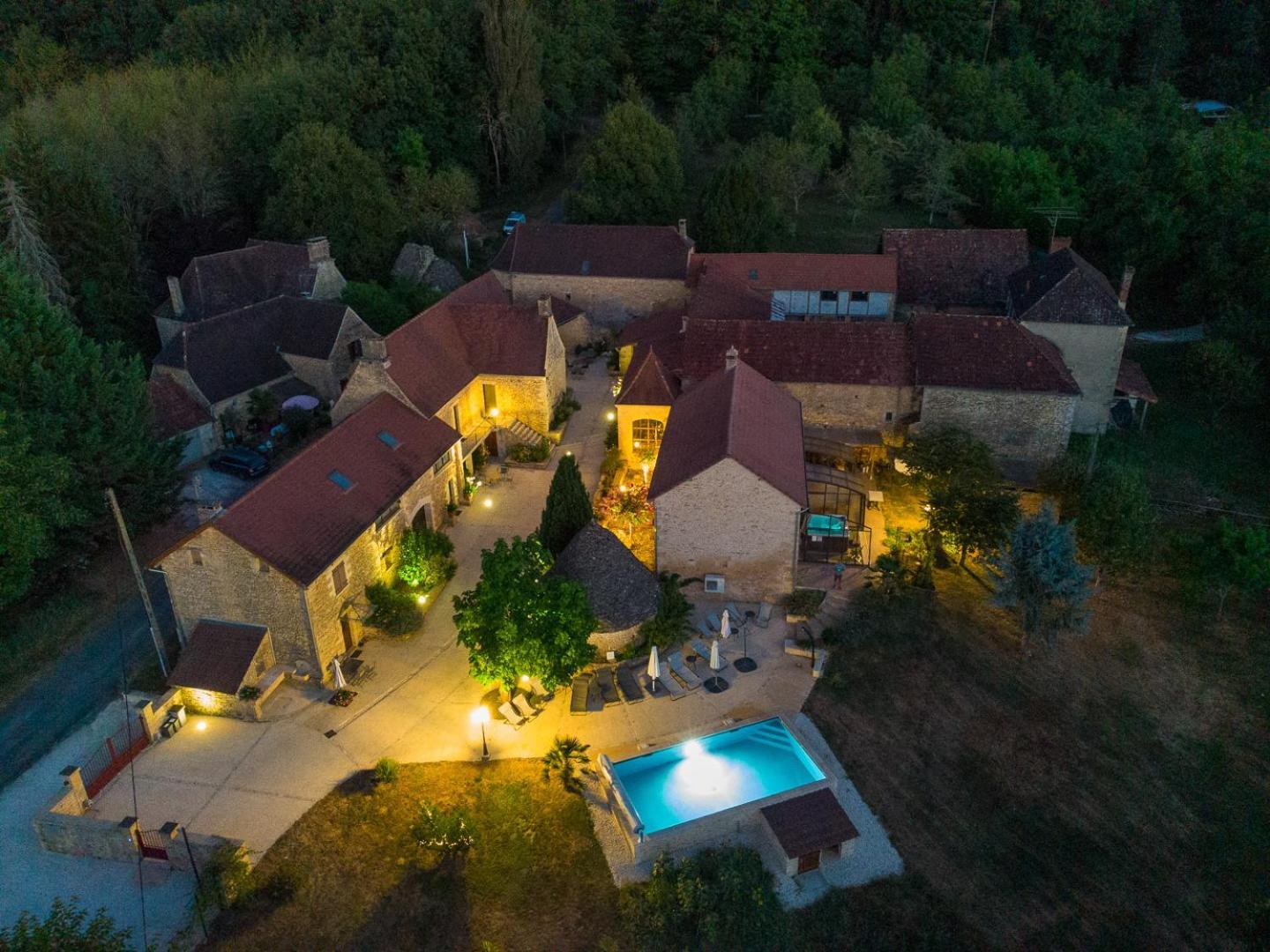 Aux Bories De Marquay, Chambres D'Hotes B&B Avec Piscine Et Spa Pres De Sarlat 외부 사진